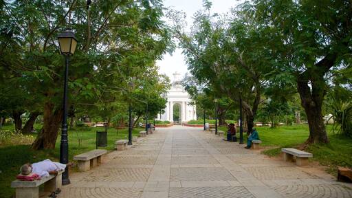 Pondicherry che include giardino
