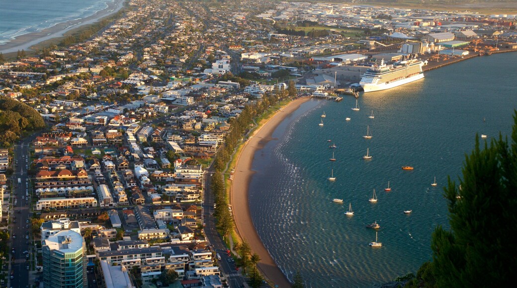 Mount Maunganui which includes a coastal town and general coastal views