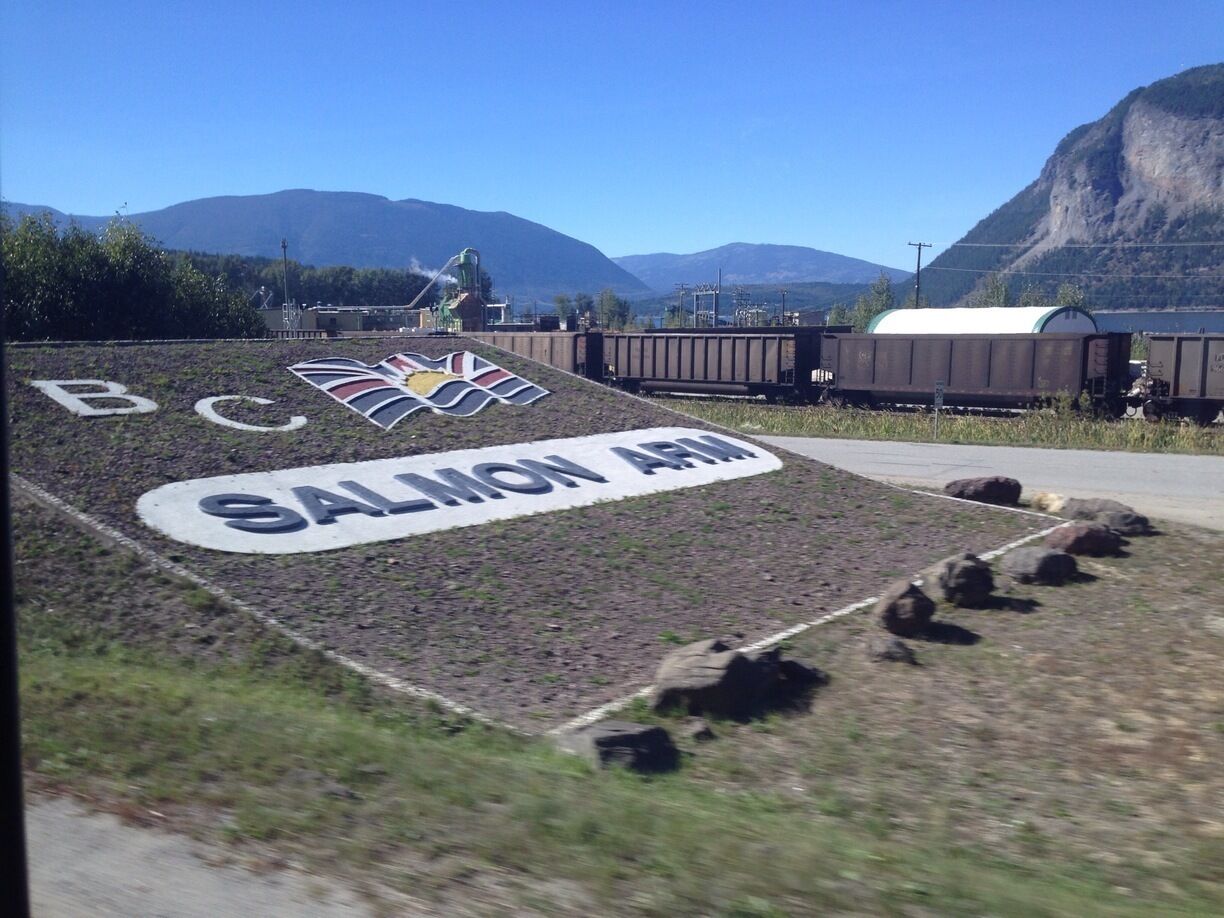 Final rest stop then finally my destination. Kamloops and a shower here I come :) 

My favourite part of this trip has definitely been amazing starting from Calgary and onwards towards BC.

While Alberta the Rocky Mountains was just incredible, and I've never felt so small being surrounded by this big world around me.

I've driven through 7 tunnels through the mountains, seen snow snowing on a tip of a mountain, witnessed the incredible colour of the water, and the towns/areas in Alberta such as Canmore, Lake Louise, Banff, Golden, Emerald Lake, Glacier National Park,  Revelstoke, have all been incredible. I must come back to these places again. 

Glacier National Park I have to admit was my favourite and Banff is right there too.

While this hills are mountainous in Alberta, they are lower towards BC and Kamloops. Still incredible view and I can't wait for my trip to continue in Kamloops.
