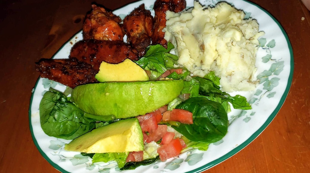 Mi novia decidió no salir y sorprenderme. mmm.