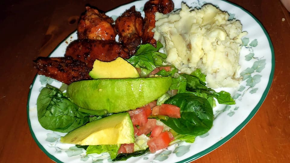 Mi novia decidió no salir y sorprenderme. mmm.