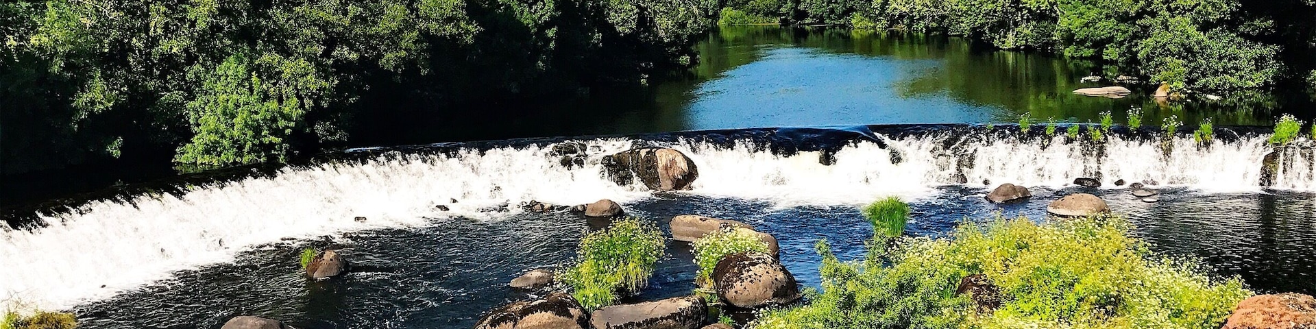 Rio Tambre along the Camino  to Fisterra/Muxía
Spain 
@iphoneablefoto
River#
