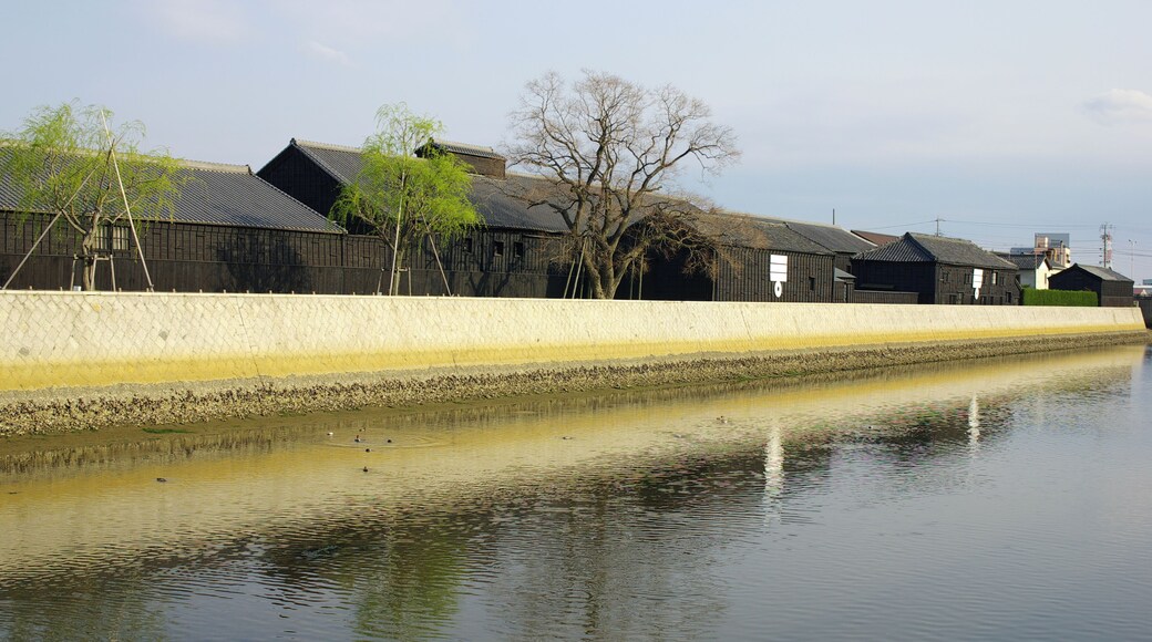 半田運河沿いのミツカンの倉庫群