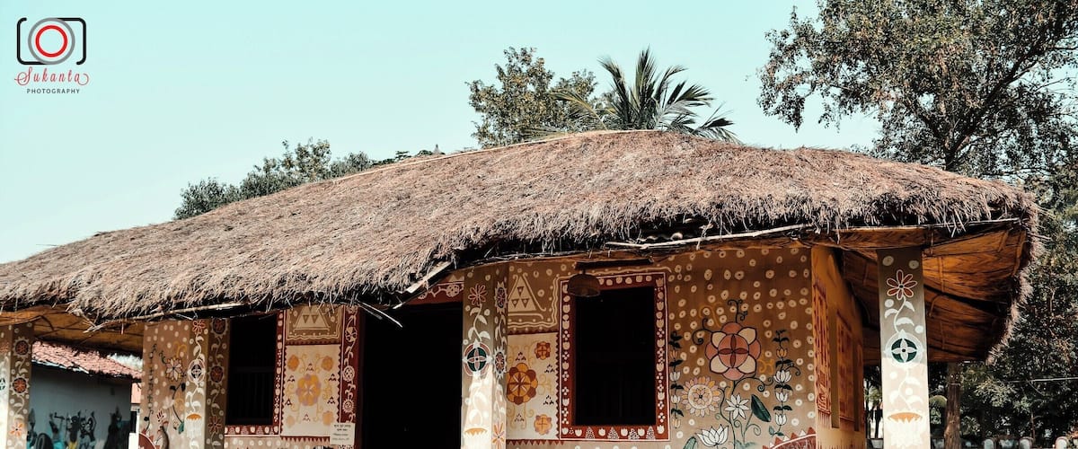 Srijani Shilpagram at Shantiniketan
In 1901, Rabindranath started a school at Shatiniketan named Brahmachary Ashram that was modelled on the lines of the ancient gurukul system. After he received the Nobel Prize that enhanced not only the Pride of India but also the prestige of Shantiniketan, the school was expanded into a university. It was renamed Visva Bharati, which Tagore defined as “where the world makes a home in a nest.”