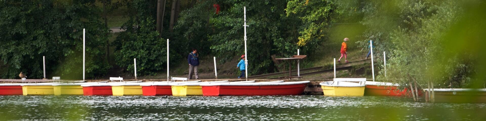 Weißensee welches beinhaltet Fluss oder Bach und Kajak- oder Kanufahren