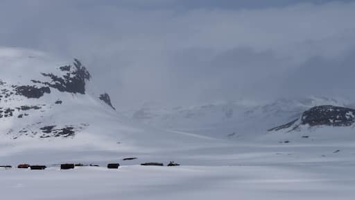 Góry Skandynawskie pokryte śniegiem w regionie Hemsedal w Norwegii
