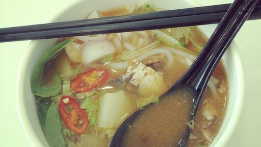 Want a final bowl of laksa before you leave Penang? There is a small bakery in the international departure area ( way at the end) that serves up some good laksa.