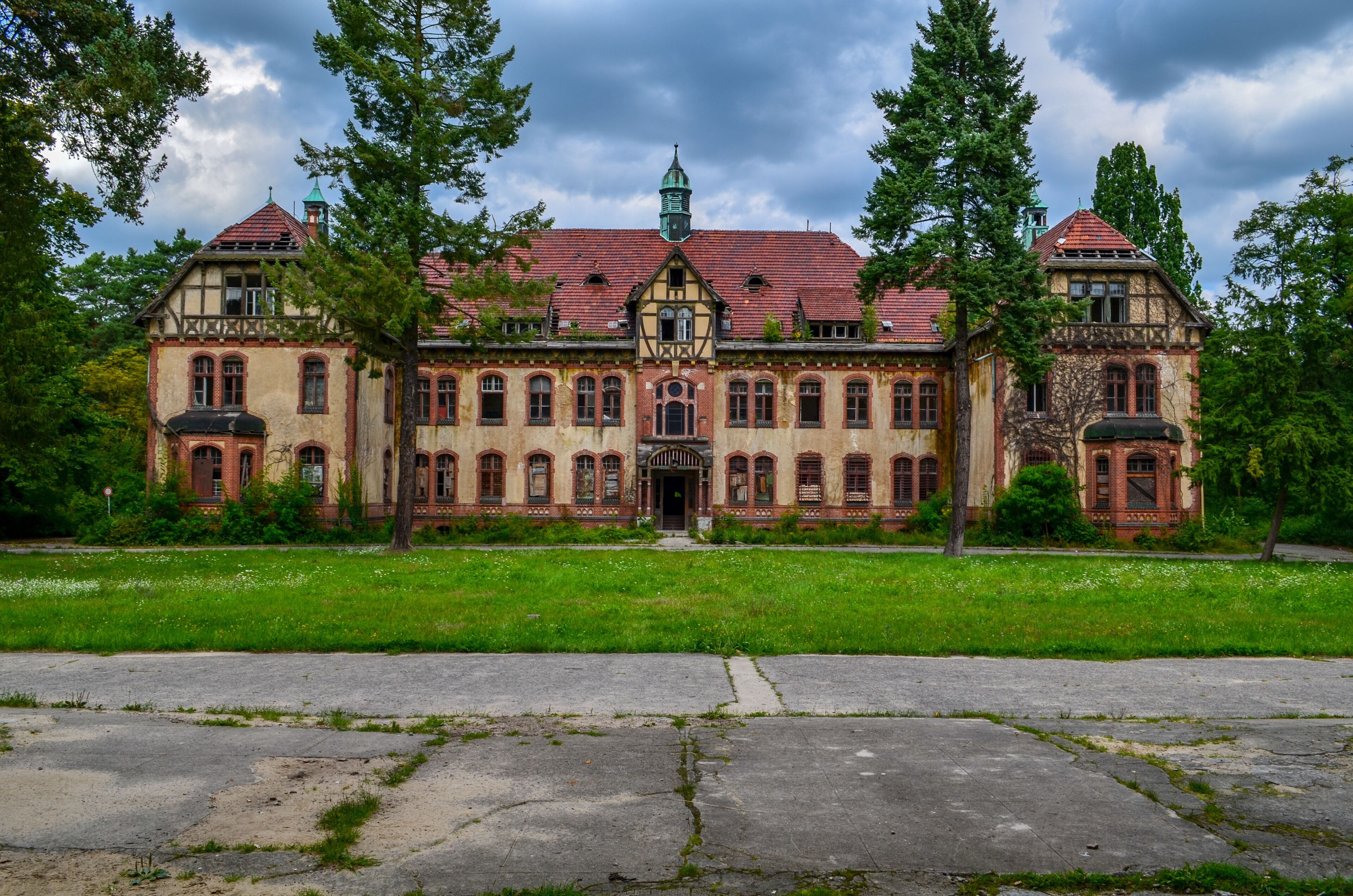 Ruins of Beelitz-Heilstätten Lost place Berlin Brandenburg;