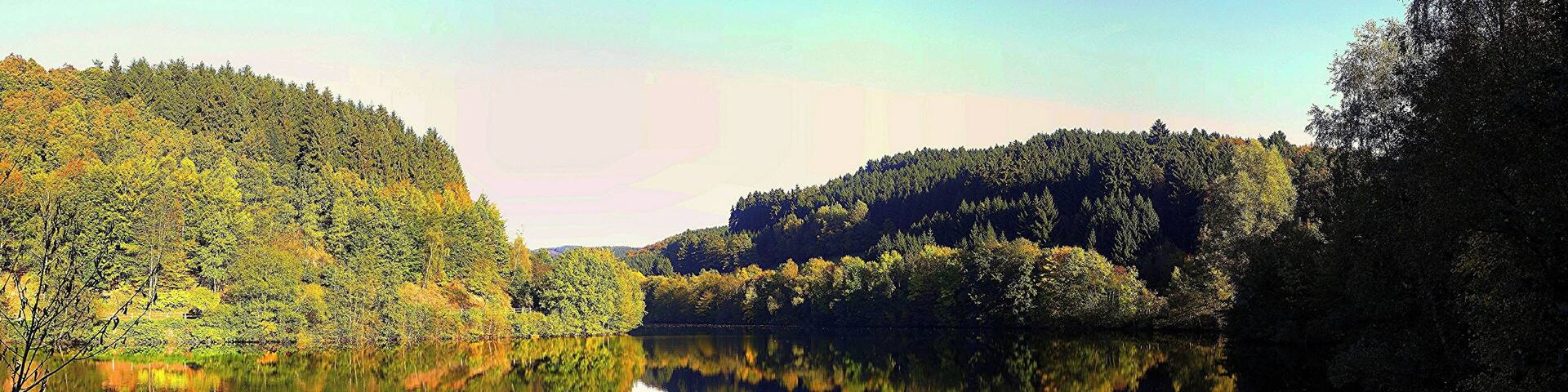 Biggesee, Vorstaubecken bei Bremge von der Mauer aufgenommen