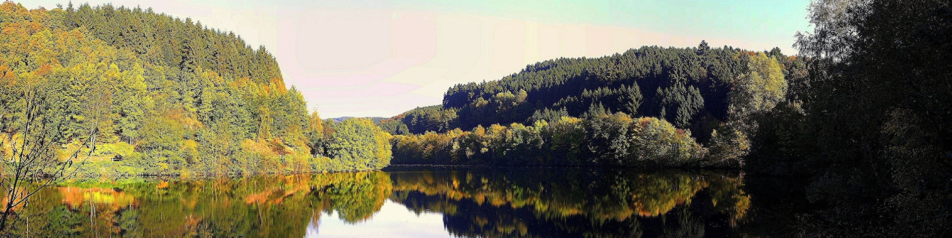 Biggesee, Vorstaubecken bei Bremge von der Mauer aufgenommen