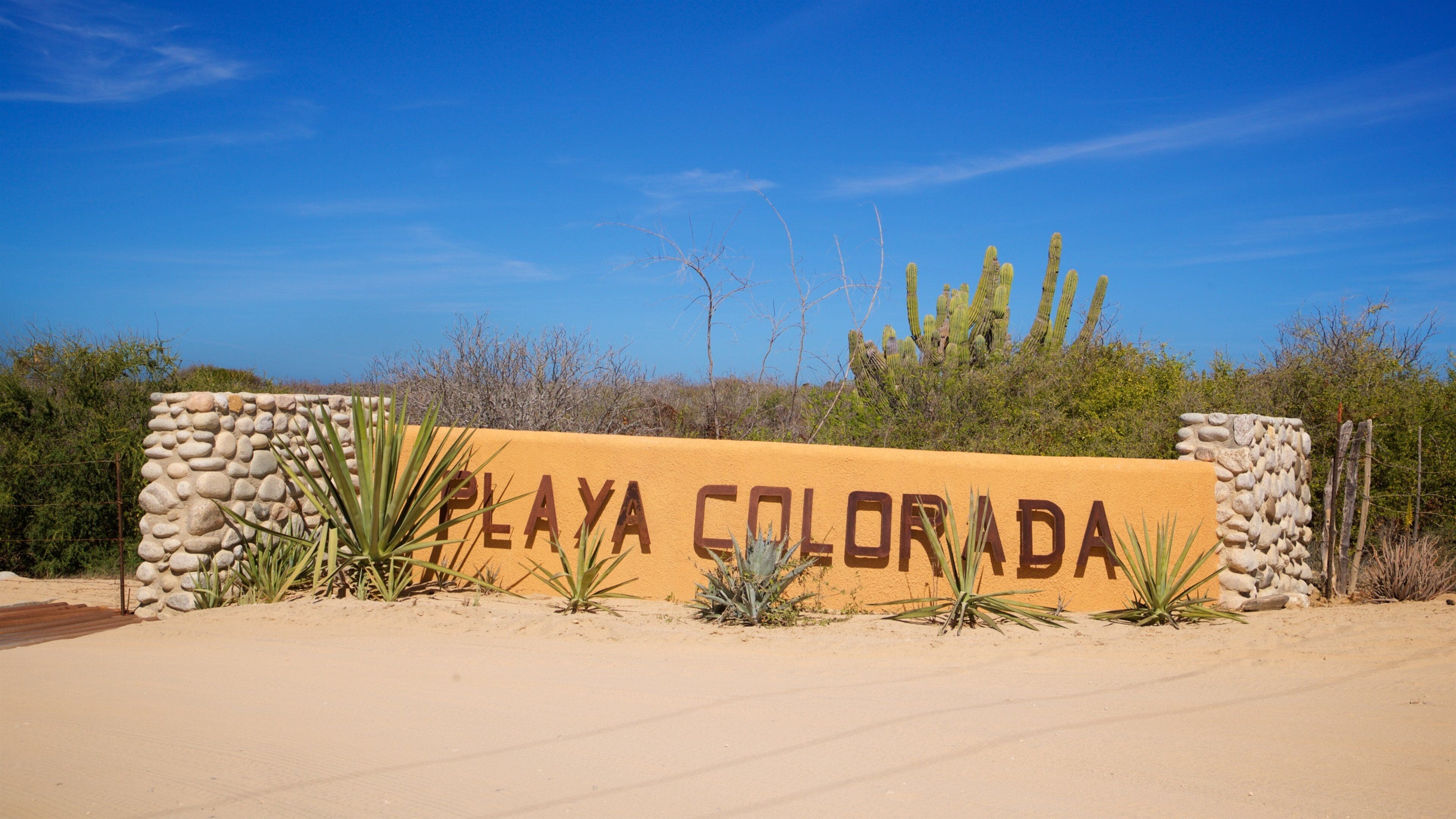 La Ribera which includes signage