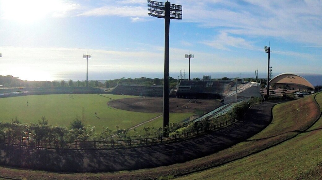 魚津桃山運動公園野球場 全景パノラマ 太陽