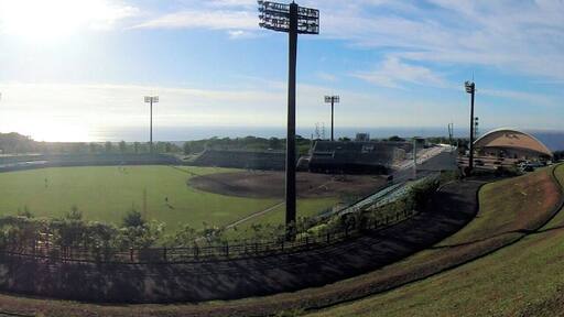 魚津桃山運動公園野球場 全景パノラマ 太陽
