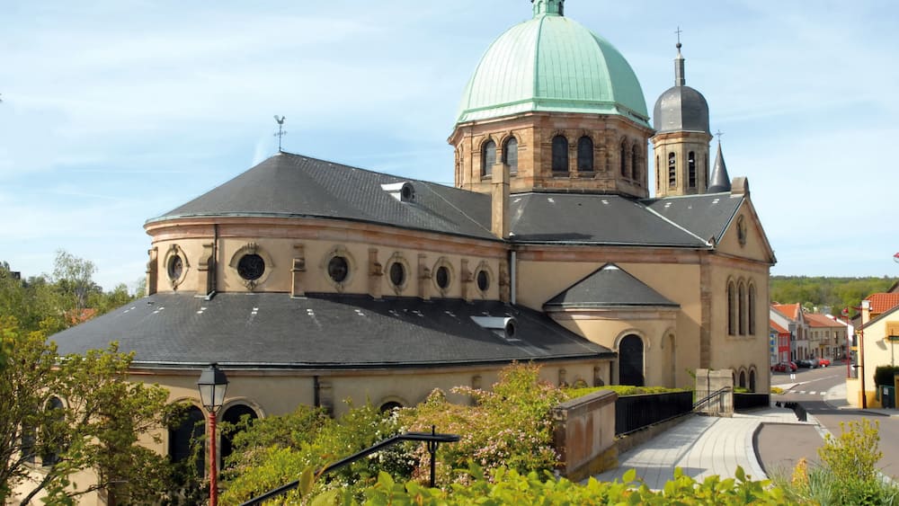 Ville de Creutzwald, église Sainte Croix, département de la Moselle, France