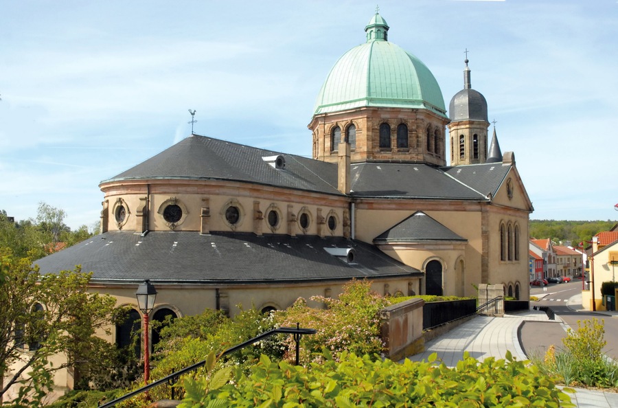 Ville de Creutzwald, église Sainte Croix, département de la Moselle, France