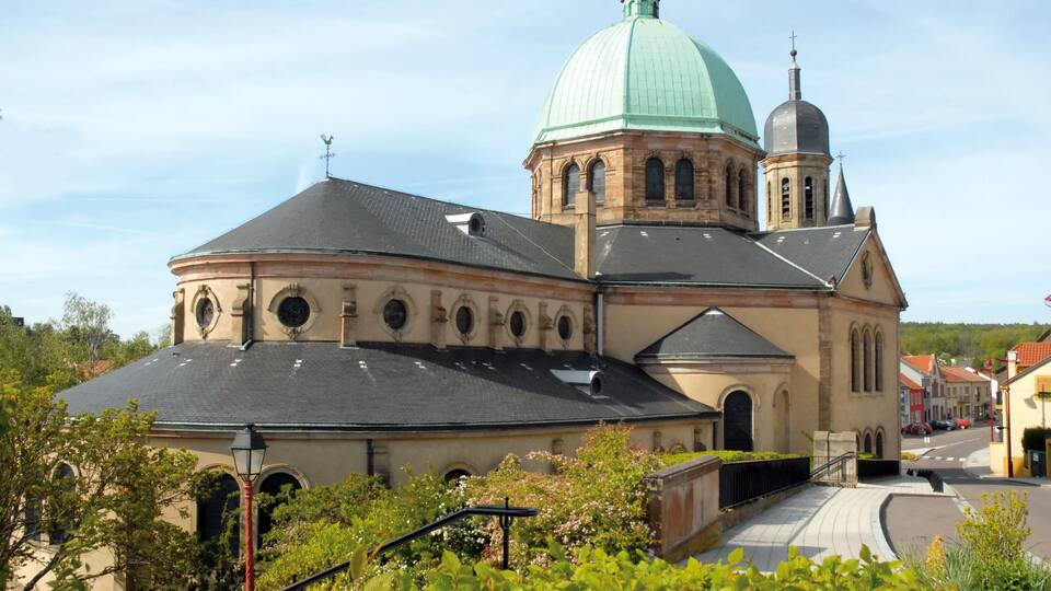 Ville de Creutzwald, église Sainte Croix, département de la Moselle, France