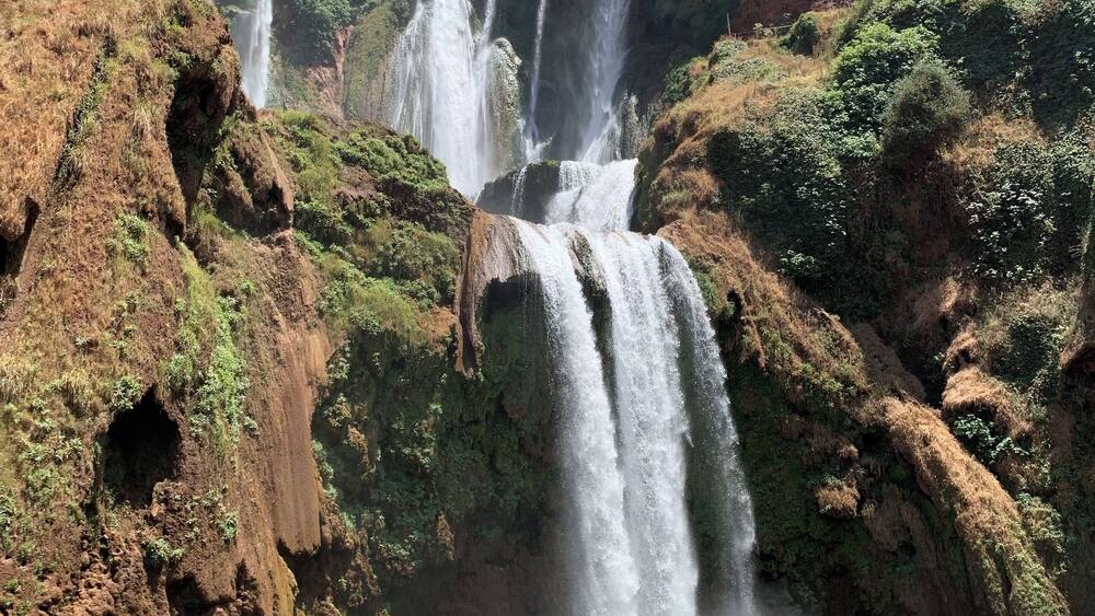 Ouzoud Falls is the collective name for several tall waterfalls that empty into the El-Abid River gorge. This popular tourism destination is located near the Moyen Atlas village of Tanaghmeilt, in the province of Azilal, 150 km northeast of Marrakech, Morocco.
Ouzoud means "the act of grinding grain" in Berber. This seems to be confirmed by the frequent mills in the region.
#morocco
#marrakech
#wondersofthenaturalworld
#greatoutdoors
#nature