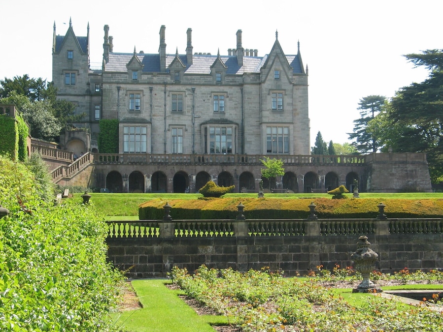 LILLESHALL HALL Wikidata has entry Q17536199 with data related to this building.