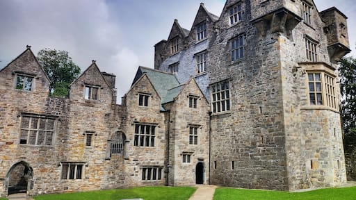 It seems there is a gorgeous castle in nearly every city in Ireland