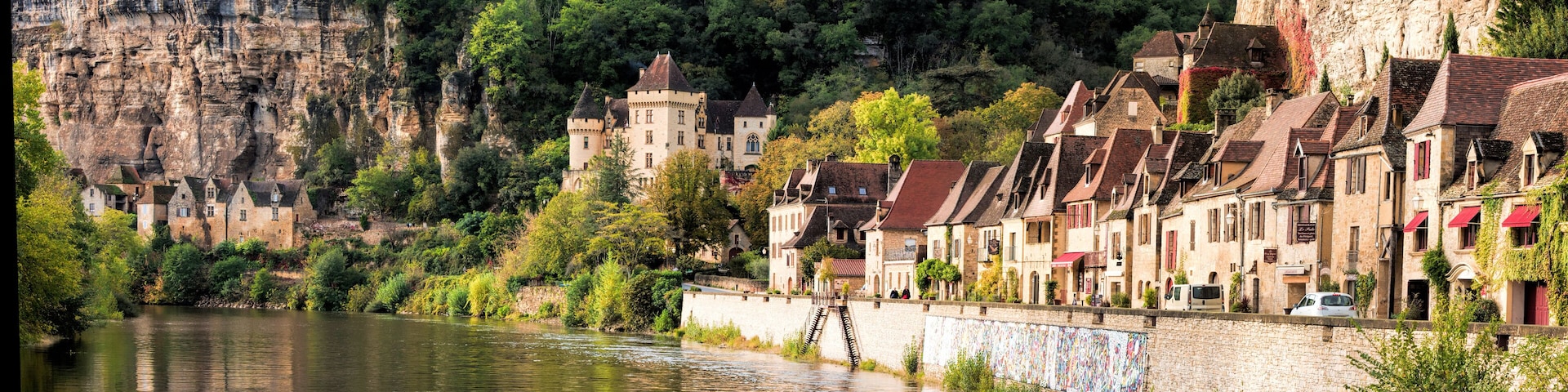 village of Roque-Gageac in the Dordogne