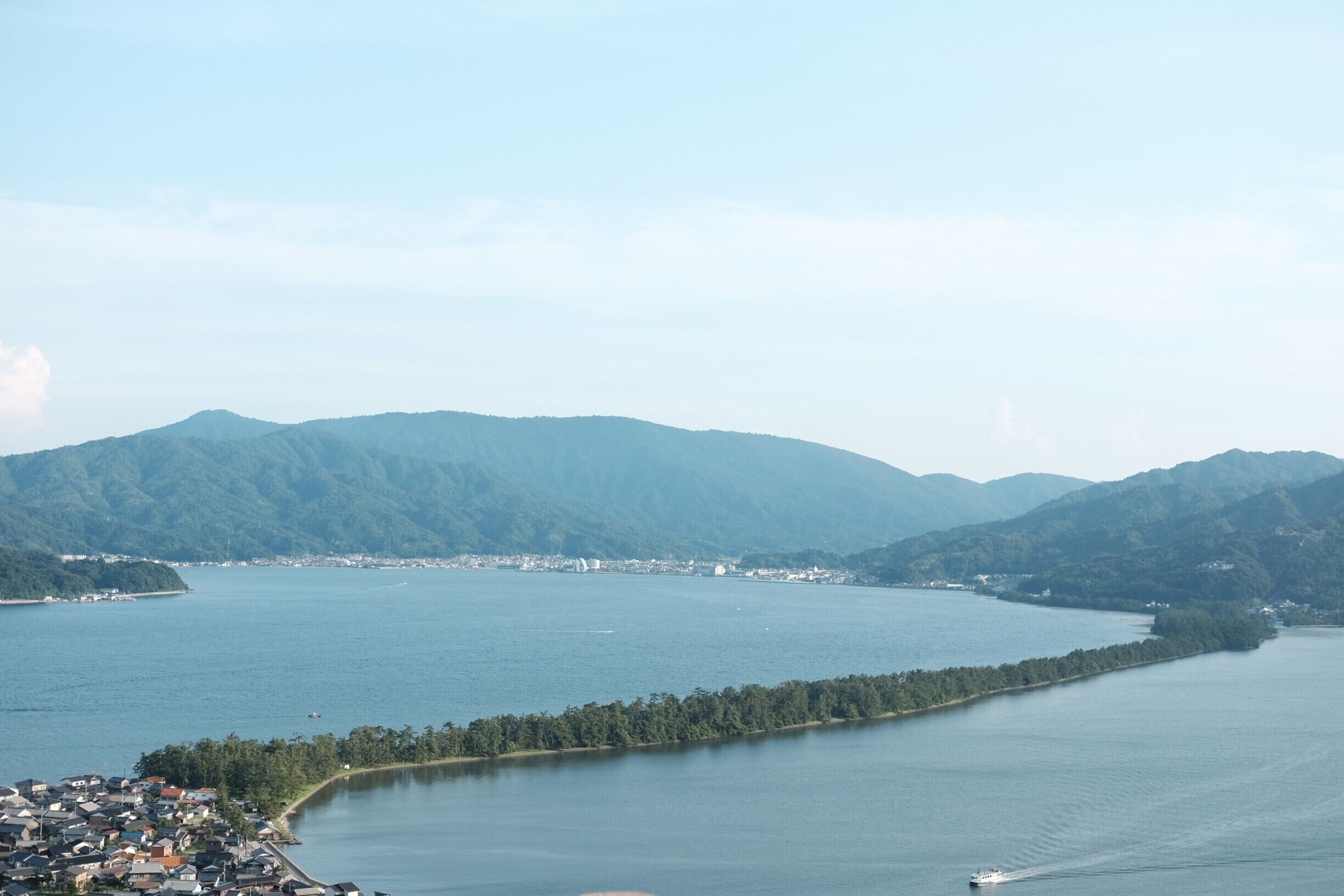 Amanohashidate is one of Japan's three scenic spots. It is a very famous place.