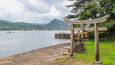 Küste im Norden der japanischen Insel Honshu bei Kyotango, Distrikt Kyoto