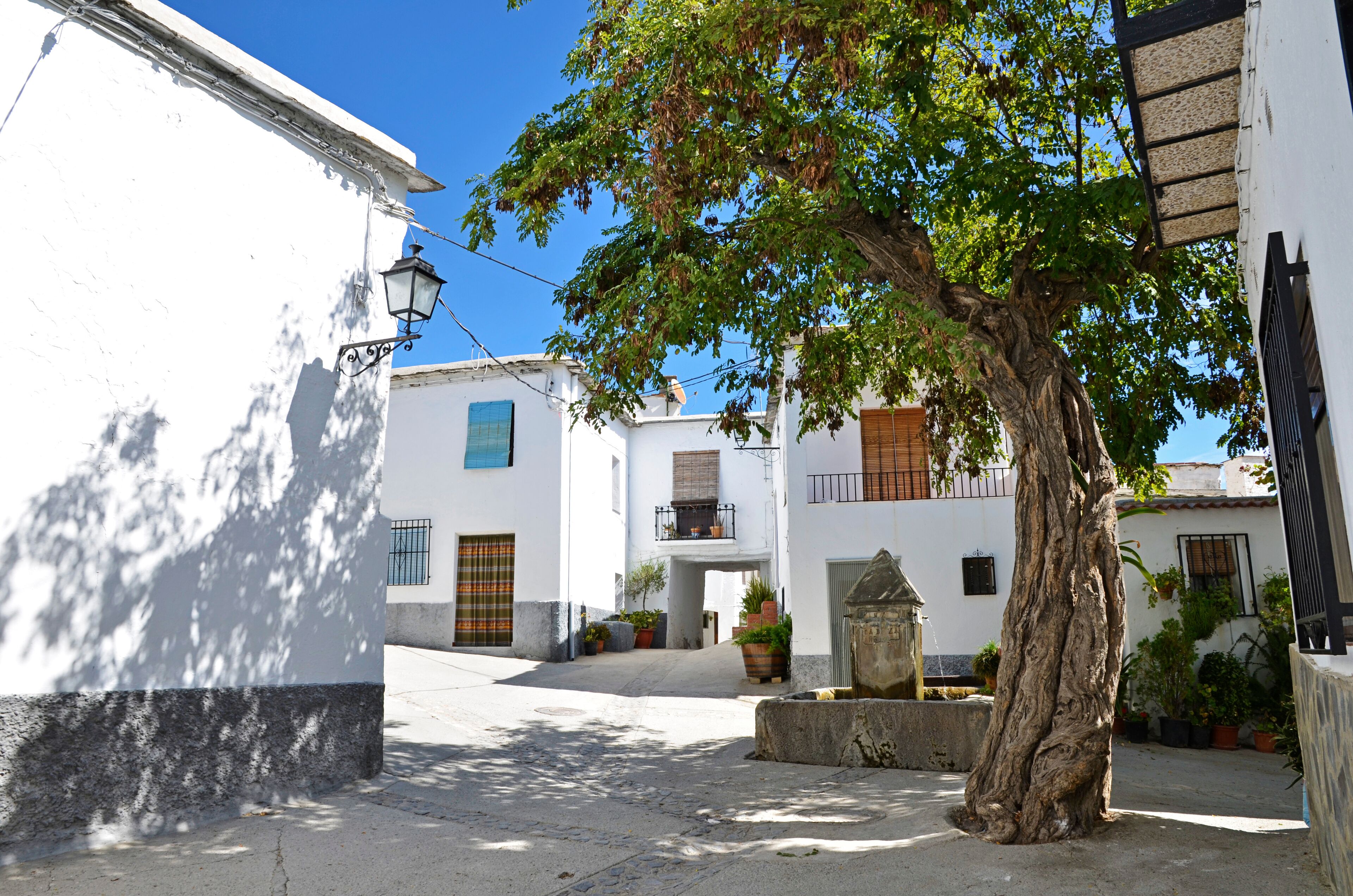 Square Notaez, La alpujarra