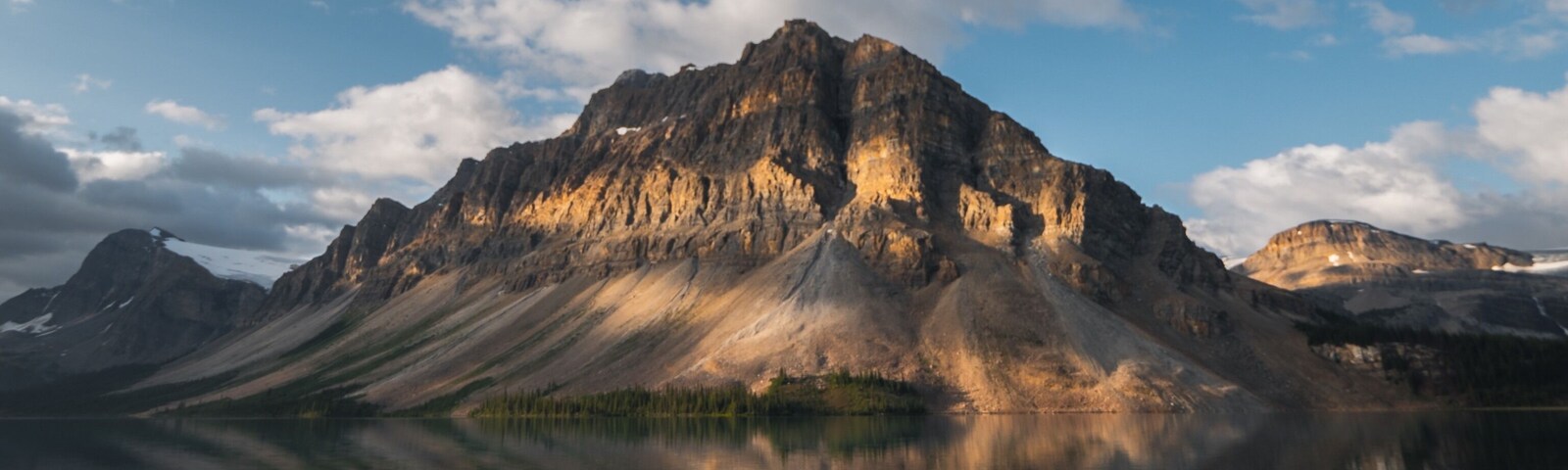 Lovely reflection at Bow Lake. #Adventure
#photography #reflection #landscape #mountain #sunrise #beautiful