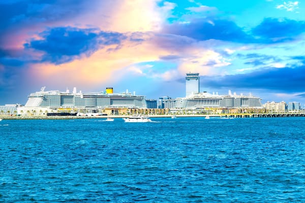 Dubai cruise port terminal, luxury cruise ships docking at dubai cruise port, UAE