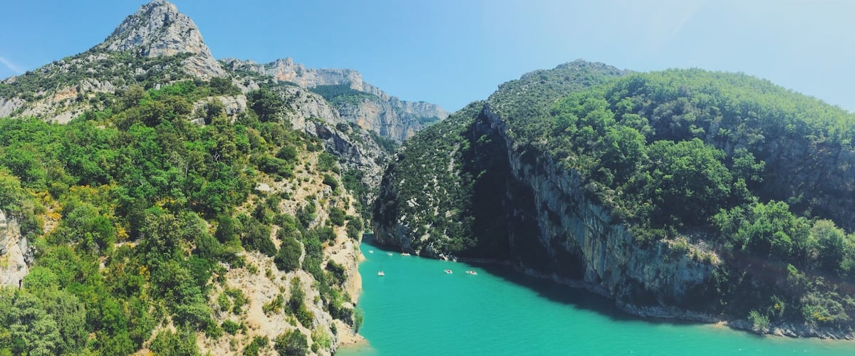 Considered to be one of Europes most beautiful river canyons, Gorges du Verdon is several kilometers long and around 700 meters deep. The water is truly as turquoise as in this photo, magnificent. I'd love to share some tips if I had any but sadly I didn't spend much time in this area. However, Moustiers-Sainte-Marie is a stunning small village close to Verdon and is well worth a visit after a day exploring, swimming or climbing. #canyon #water #river #france #bucketlist