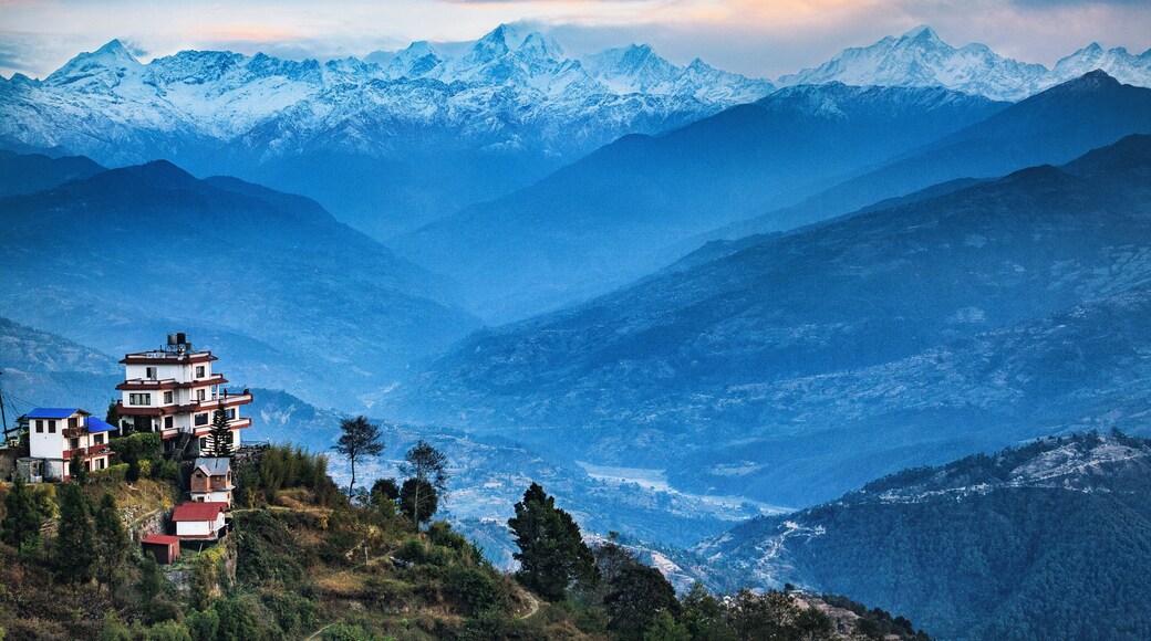 Just at 32km from Kathmandu, Nagarkot is the prime spot to experience an amazing sunset over the Himalaya range.
With eight ranges visible (Annapurna, Manaslu, Ganesh Himal, Langtang, Jugal, Rolwaling, Everest and Numbur), I can guarantee you that this experience will be unforgettable. #Adventure