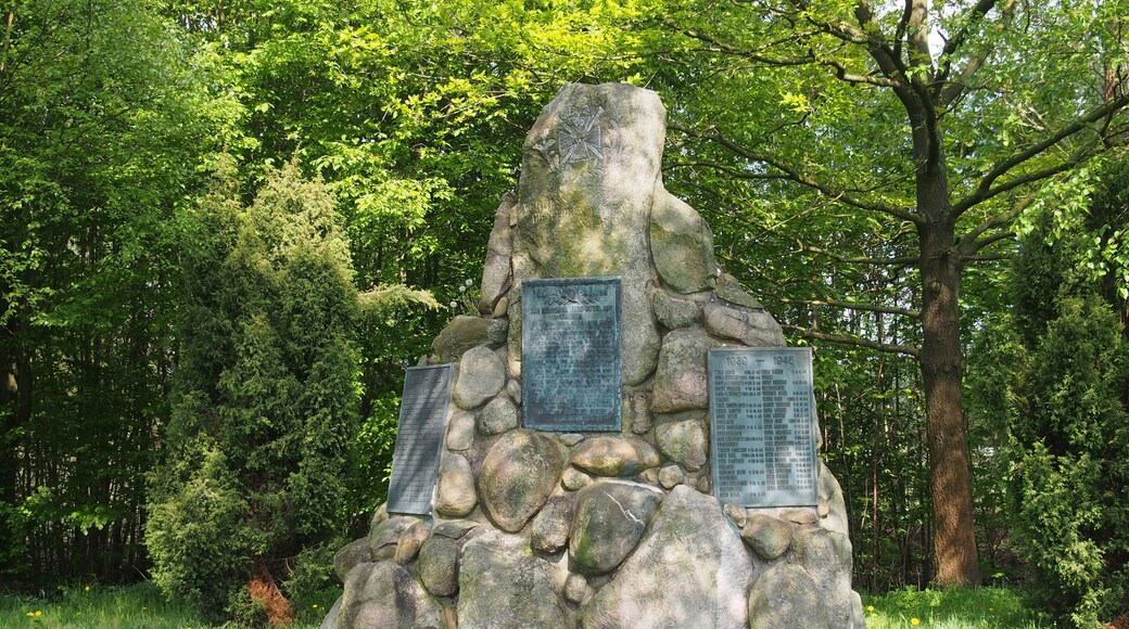 1914-18 and 1939-45 war memorial in Eversen, Lower Saxony, Germany