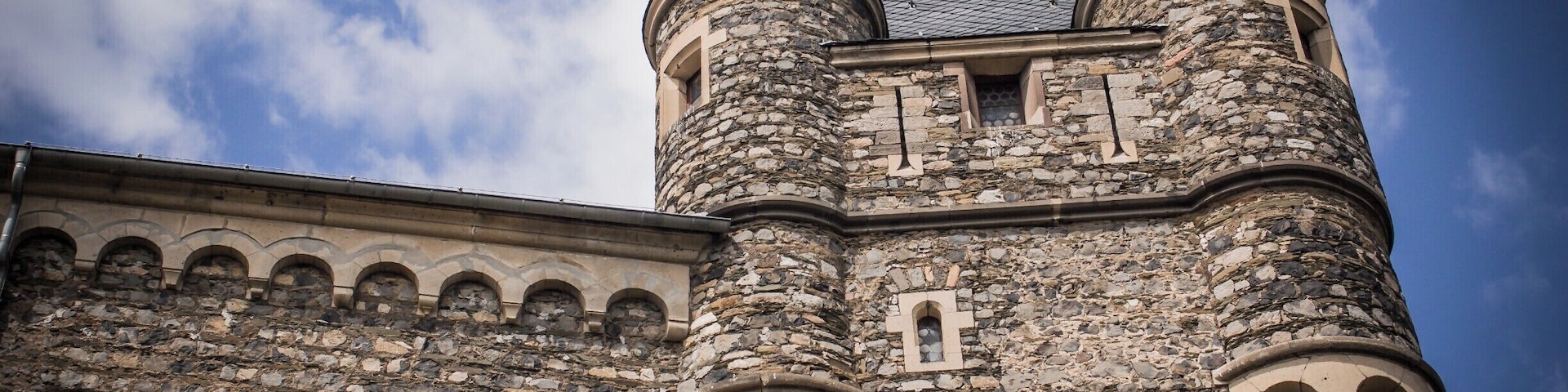 During my trip to Germany, me and my team took a bus to take a tour of Schloss Braunfels and though i was not allowed to photograph while inside, the architecture was breath taking. #bvstrove #instone