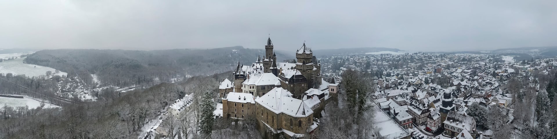 Braunfels Castle in Winter with snow, with Hubertus Tower, New Keep, Georgen Tower and Alter Stock, Braunfels, Hesse, Germany,