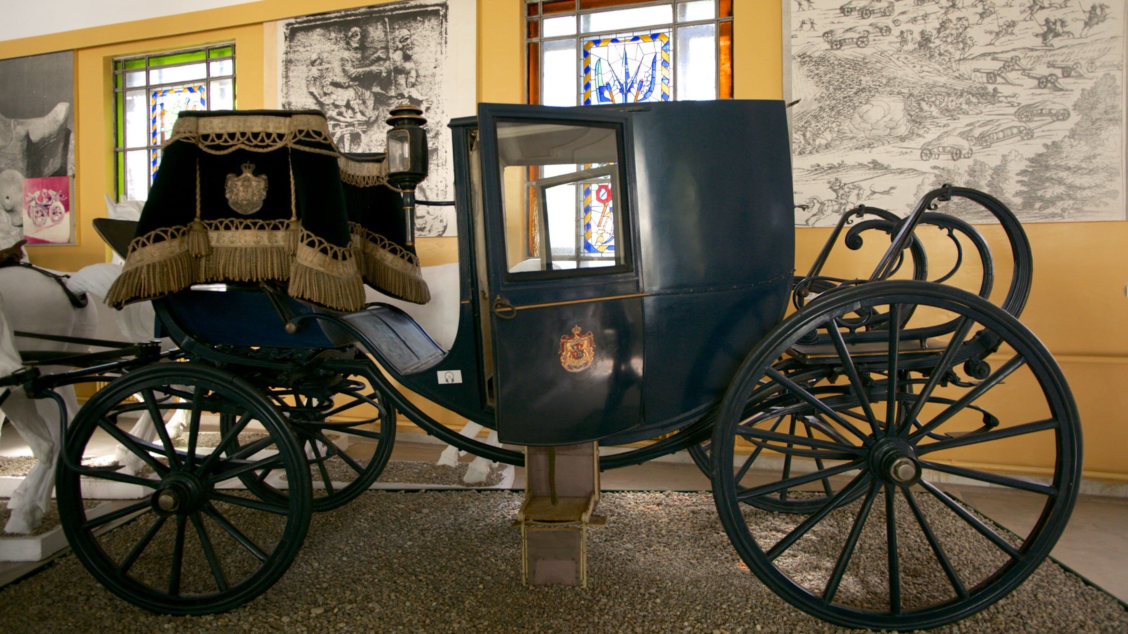 National Military Museum showing interior views