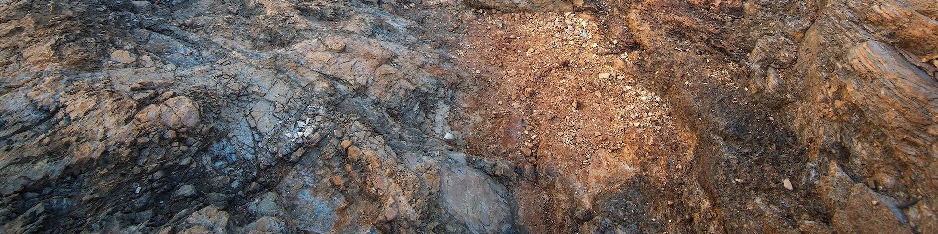 Porto Selvaggio, is a beautiful marina in the town of Nardo, located on the Ionian coast of the province of Lecce. This location is particularly important from an environmental point of view, as the territory is included within the "Parco Naturale Regionale di Porto Selvaggio e Palude del Capitano" It is a particularly cliff coasts surrounded by lush vegetation, which is why one has the impression of being in a beautiful place in the mountains just a short walk from the sea. It has a beautiful and charming bay on which to spend an unforgettable day by the clear sea and colorful. From the bay you can see, on your right Torre Uluzzo, on the left of the High Tower and very close to a small beach, characterized by the fact that in some places, swimming, you can meet freshwater springs. It is a place much loved for its splendor, full of very rugged rocky bays and natural coves, alternating with short stretches of sand.