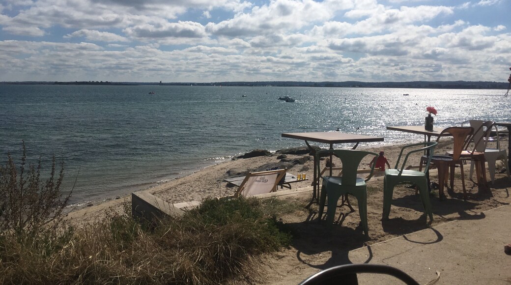 Nice point of view from the « Pointe de Saire »
The village is really nice with pretty houses
#france #village