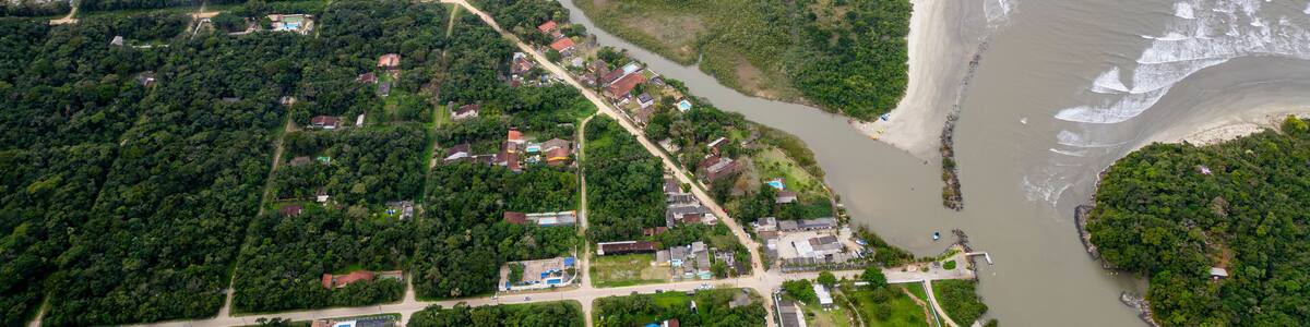 Visão Aérea do Alto do Guaraú em Peruíbe, São Paulo, Brasil