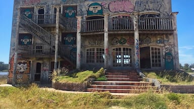 Punta del Este and Jose Ignacio had the most incredible weather and beaches I've seen. The people were so kind and welcoming, too! You have to have dinner at La Huella, and you absolutely must do a day trip to the Garzon winery. That's where we were headed when we found this beautiful abandoned building located right on the beach. #lifeatexpedia