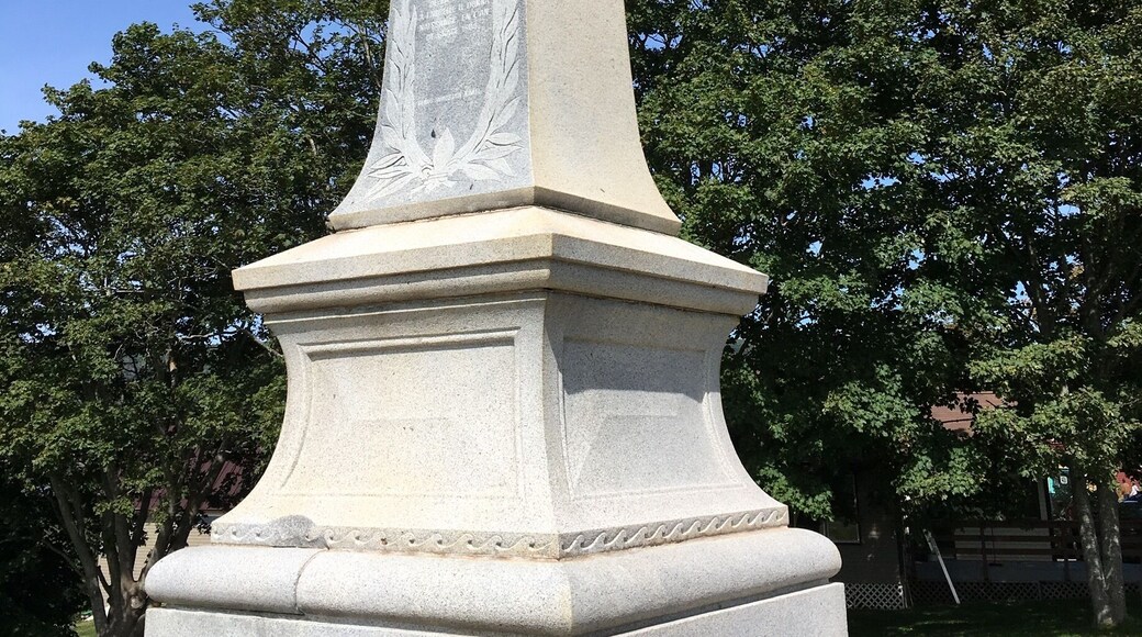 Historic statue of the discovery of Annapolis in 1604.