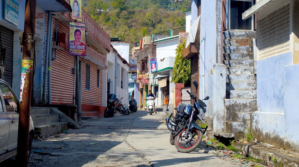 Kathgodam which includes street scenes and a small town or village