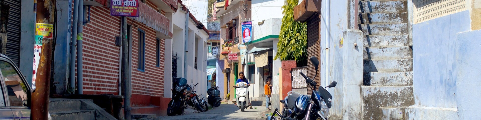 Kathgodam which includes street scenes and a small town or village