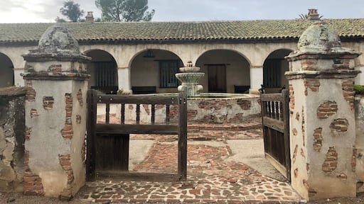 Entrance to the courtyard area of the Mission grounds.
