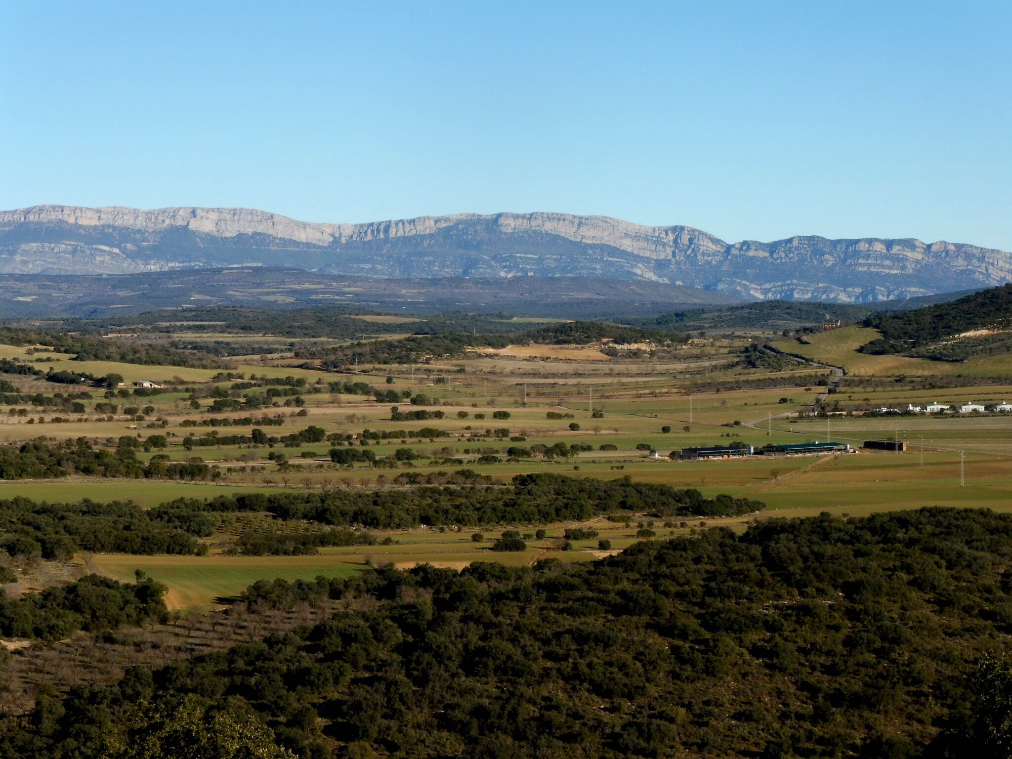 Castell de Campvim (les Avellanes i Santa Linya): vista al nord: el Montsec d'Ares This is a photo of a building indexed in the Catalan heritage register as Bé Cultural d'Interès Local (BCIL) under the reference IPA-30749.