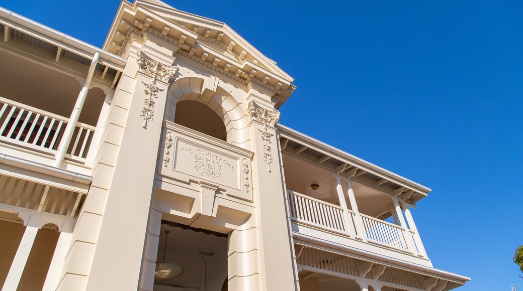 Gladstone featuring heritage architecture