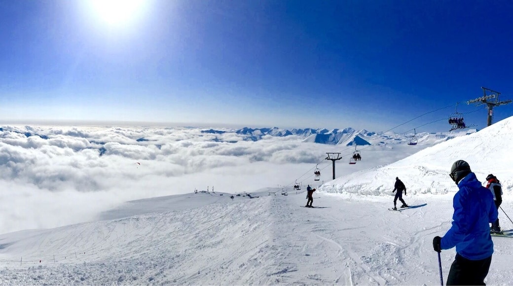 Gudauri is charming ski-resort in Georgia, on the North to Tbilisi.
Beautiful Kaukazian mountains is really great place for skiing and snowboarding. The jewel of the resort is Sadzeli (3800 m). When you lift to the top you will see everything around you.
Often clouds can get lower and you will start your skiing above the clouds. The feeling is really great. So is the view.
#Georgia #Gudauri #Sadzeli