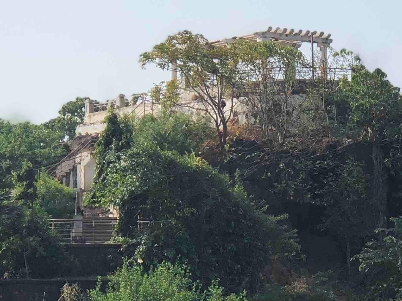 Unfortunately the jetty was closed this day so we could t get out to the point but even from here we could see the heritage associated with this place.