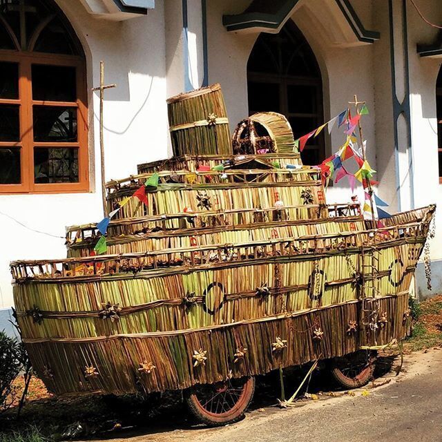On a bright sunny Goan afternoon, I went on a long drive, into the lanes of South Goa and saw things I wouldn't see anywhere else, this for example.

#incredibleindia #india #indiatourism #indiatravel #travelpics #travelgram #streetsofindia #travelblogger #desi_diaries #_soi #discover_india  #indiapictures #indiaclicks #igramming_india #india_gram #travel #travelbug #solotravel #xiaomi #goa #gogoa #drive #Lovetheworld #explore #colorful #goatourism #colorful