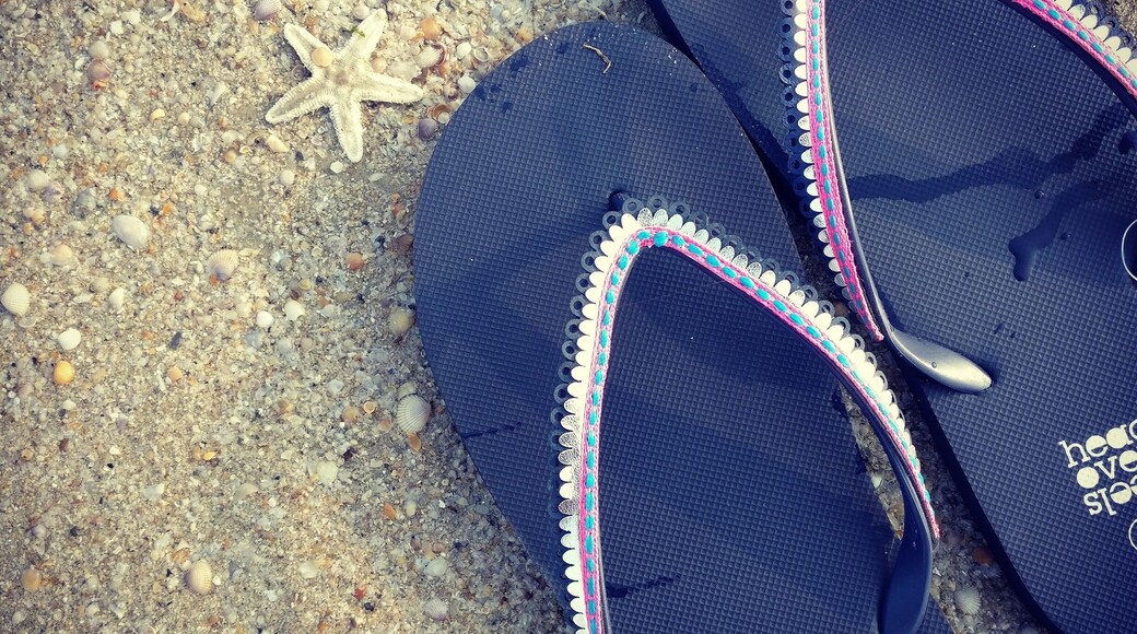 Starry eyed discovering Starfish's!
#BeachBound #BruisedPassports