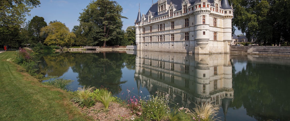 This building is indexed in the Base Mérimée, a database of architectural heritage maintained by the French Ministry of Culture, under the reference PA00097546 .
